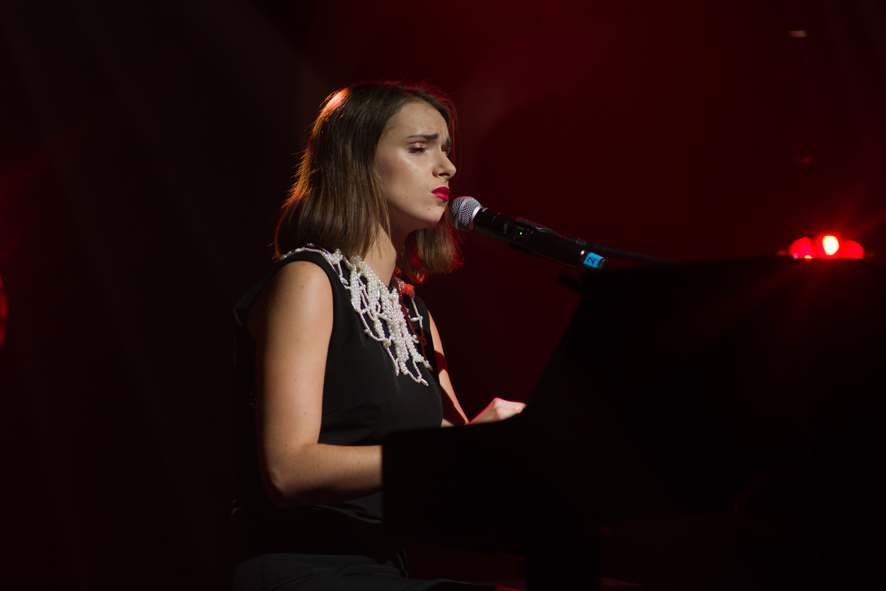 Aleksandra Konieczna przy fortepianie podczas 28. OFPA w Rybniku